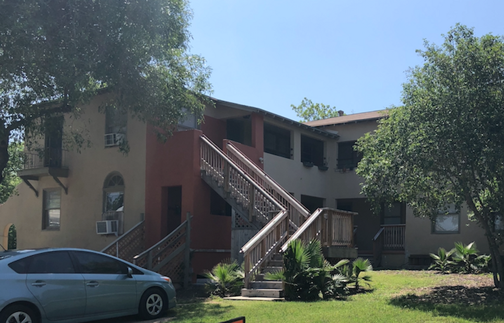 San Antonio Apartment: 504 Elmhurst