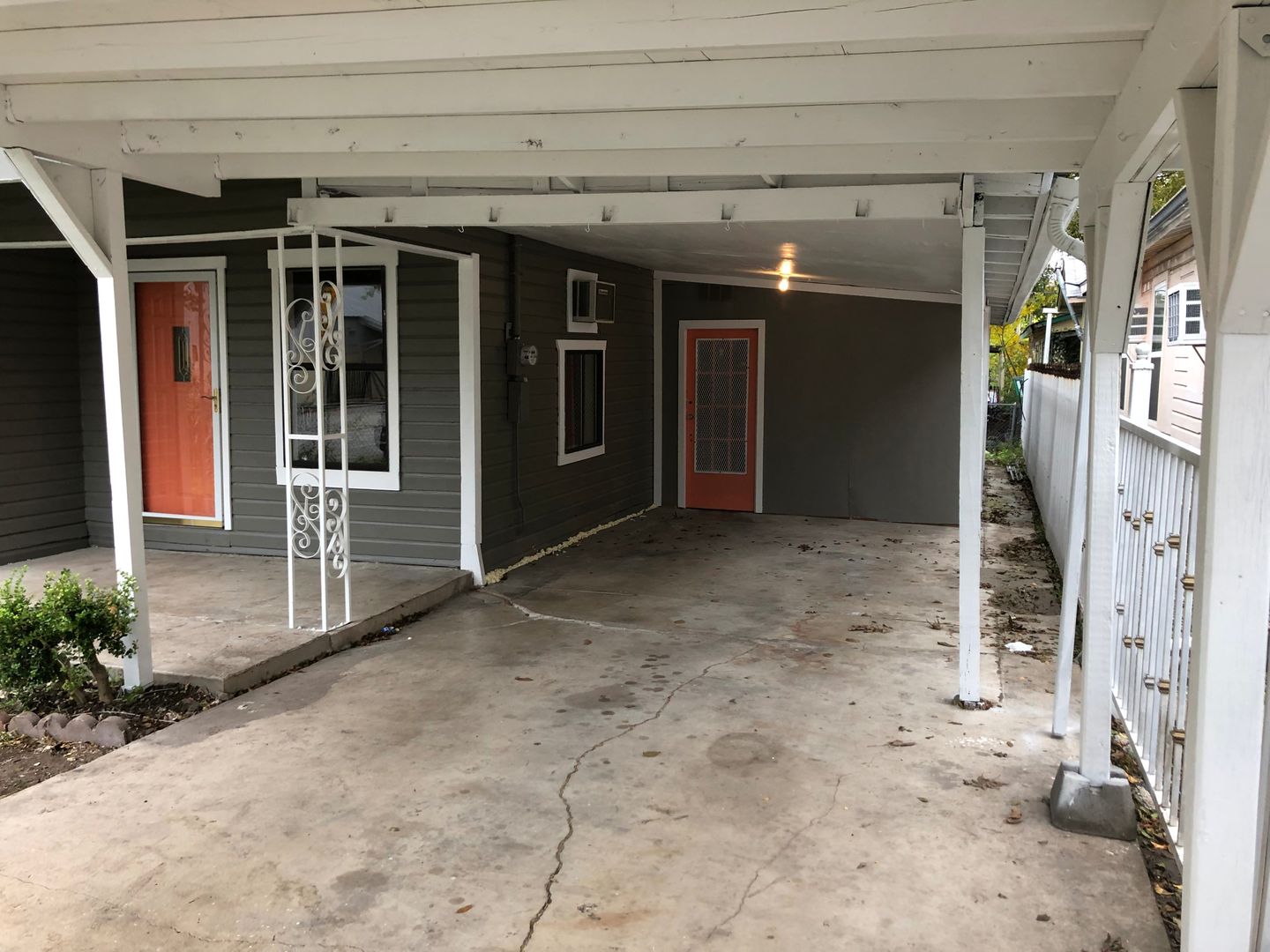 San Antonio House: 3206 El Paso Street