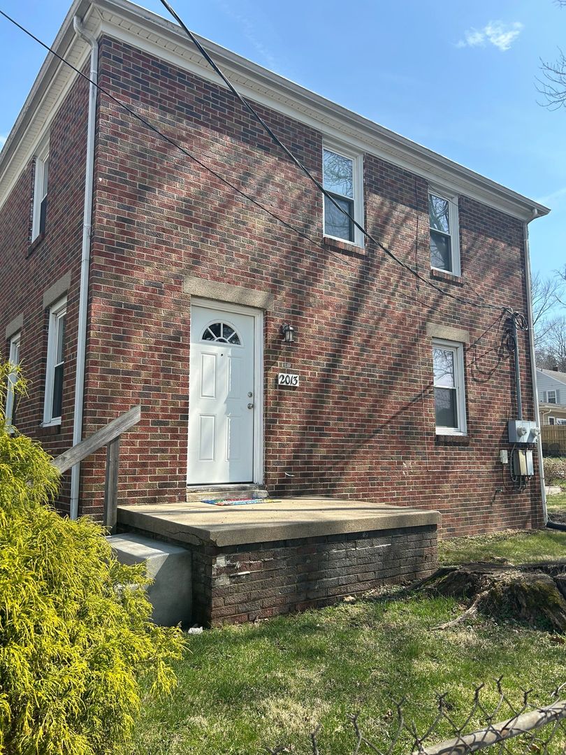 Lafayette Apartment: 2013-2015 Elmwood Ave.