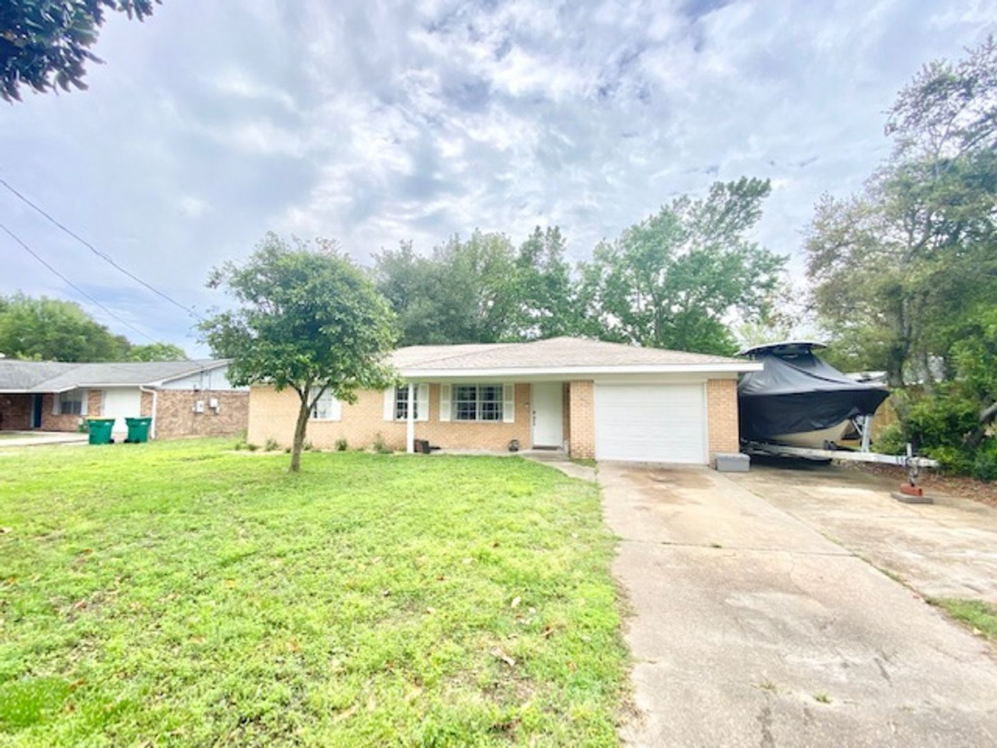 Destin House: 409 Main Street