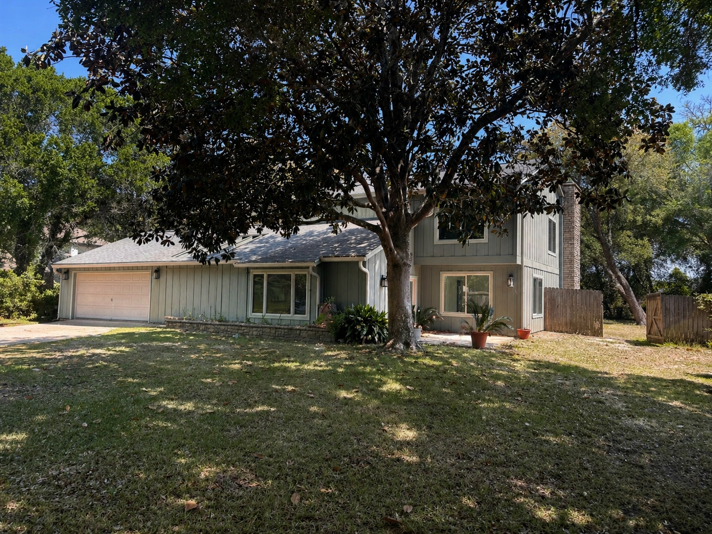 Shalimar House: 234 Country Club Rd
