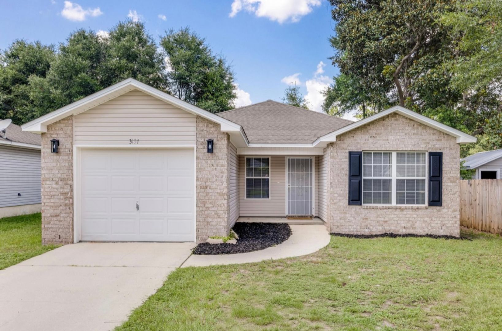 Crestview House: 3157 Forrest Avenue