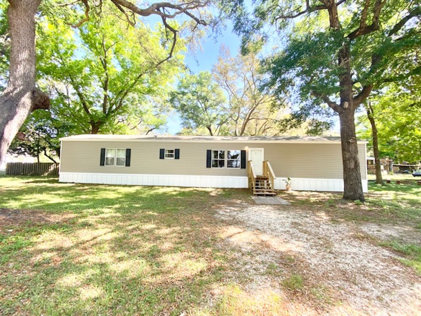 Niceville House: 54 Tomahawk Street