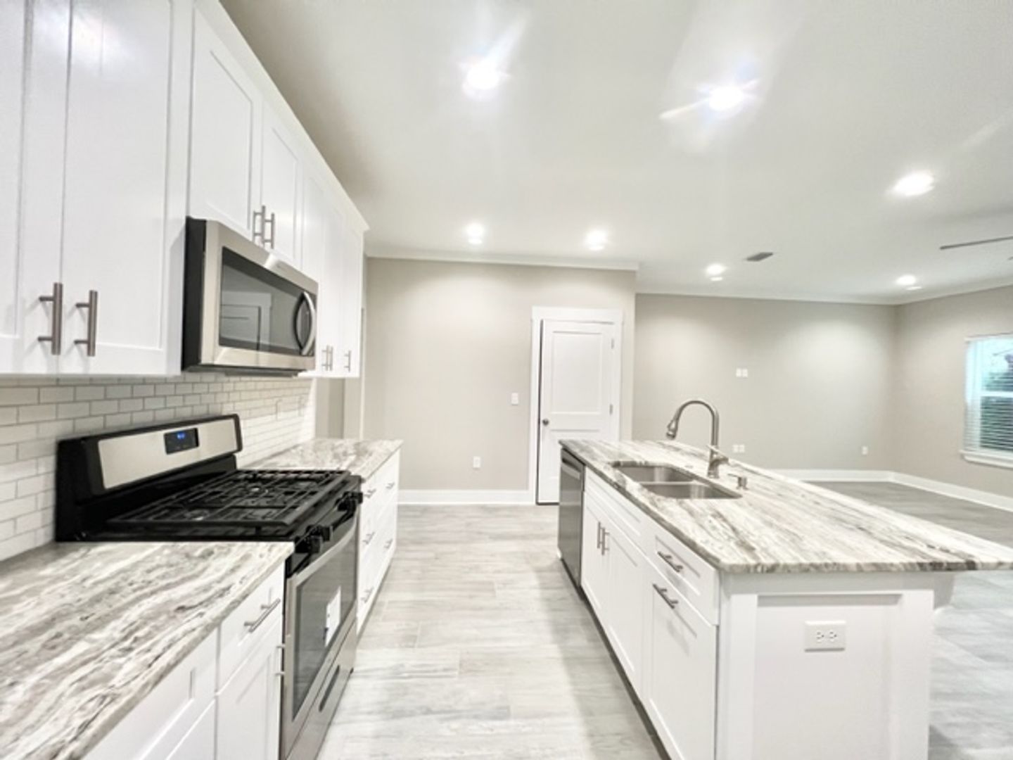 Valparaiso House: 9 Praiseworthy Drive