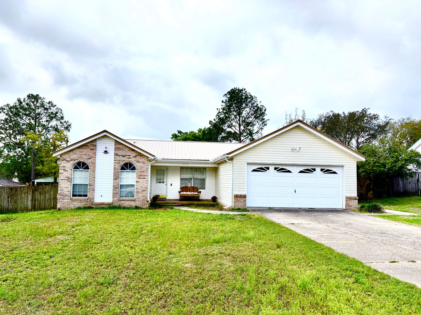 Crestview House: 1110 Northview Dr