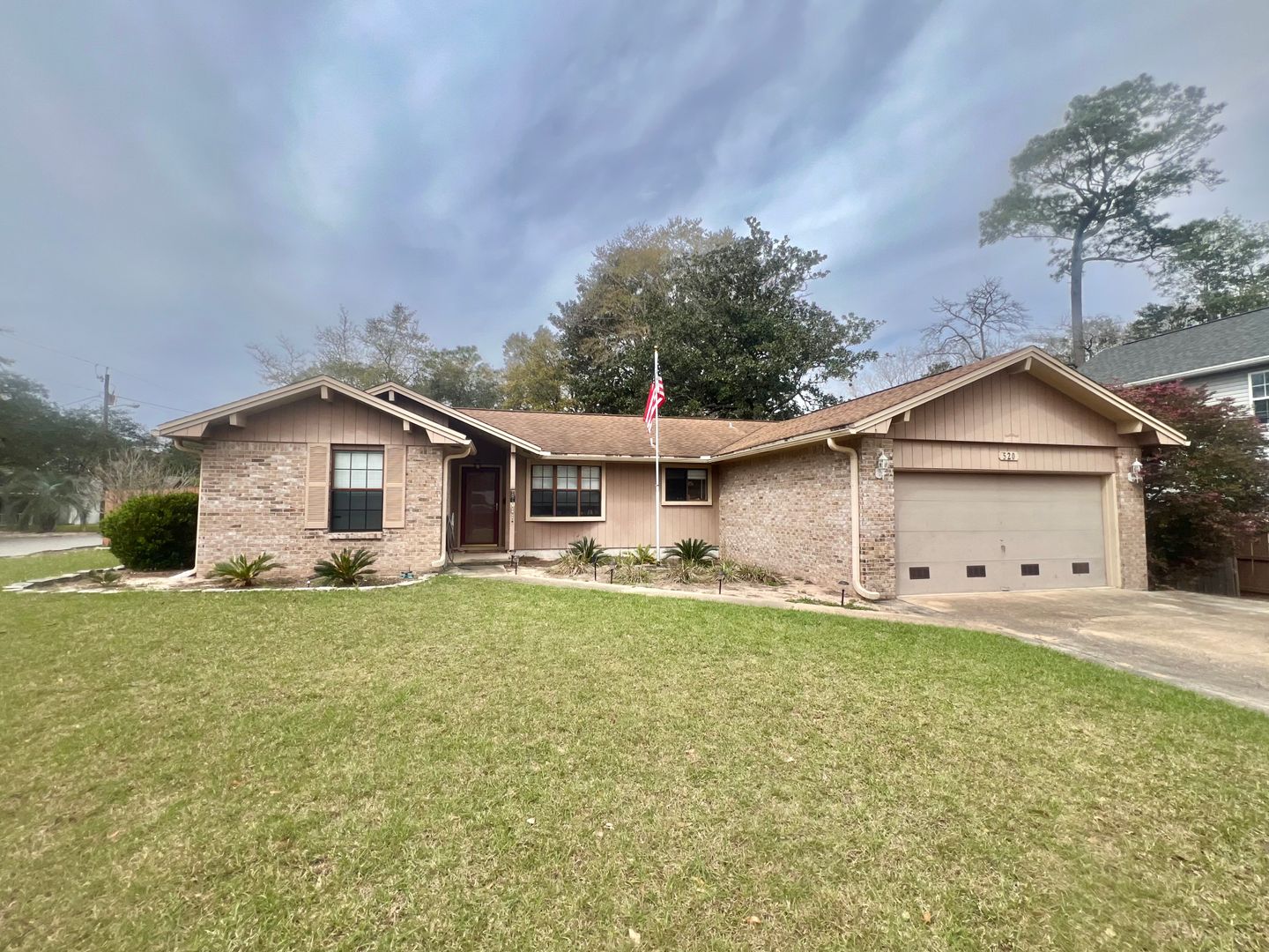 Niceville House: 520 Maple Ave