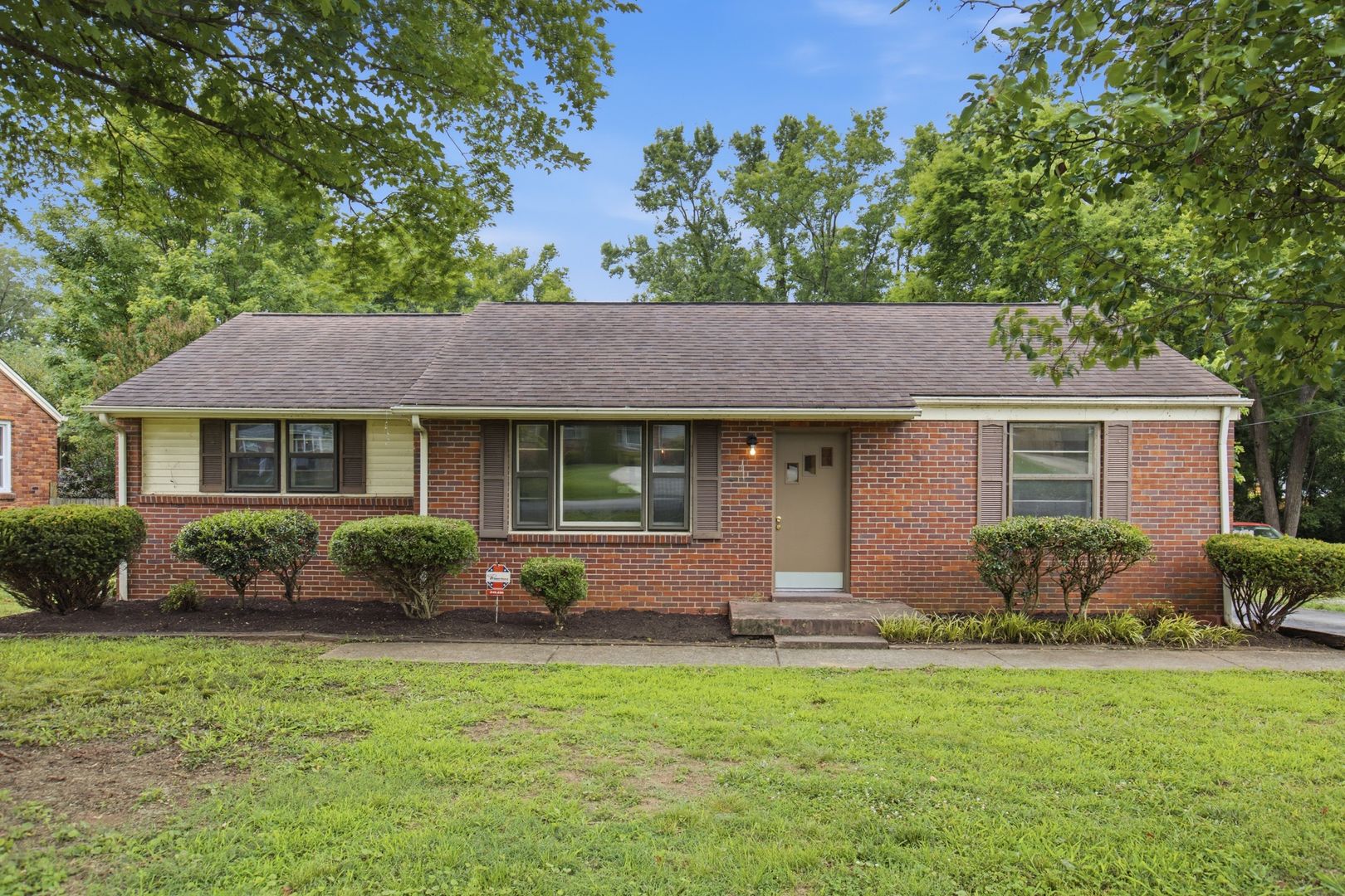 Nashville House: 2923 Dunmore Drive