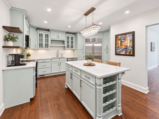 Woodmont/Greenhills, 3,200 sq ft, 4 BR 3.5 BA, extra kitchen space in basement recording studio/living space, optional furnished – photo 1