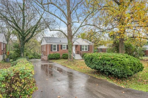4 bed/2 bath all brick ranch home!! Private backyard - Pet friendly!! Available August 2026 – photo 1