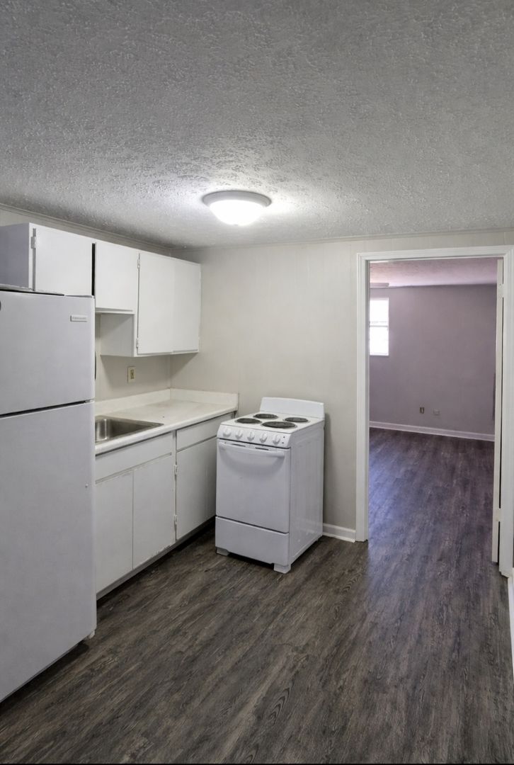 Bristol Apartment: 263 Bethel Dr