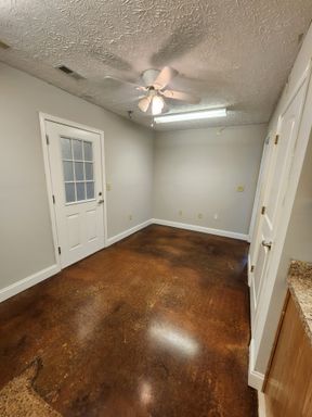Small Office/Business Space Available -ALL UTILITIES INCLUDED