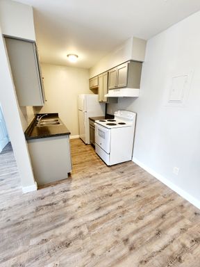 2 Bed 1 Bath Flat on First Floor