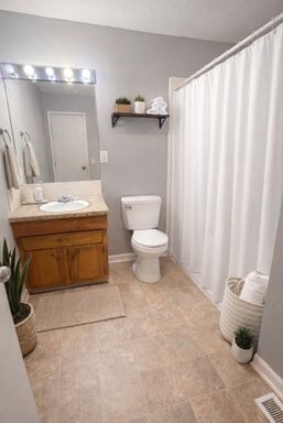 Charming 2BR/1.5BA Townhome in Kingsport — Pet Friendly! – photo 1