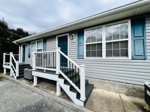 1 Bed 1 Bath Rental at 206 Laurel Brook Court, Gray, TN – photo 1