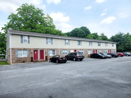 2BR / 1.5 BA Townhome in Johnson City! – photo 1