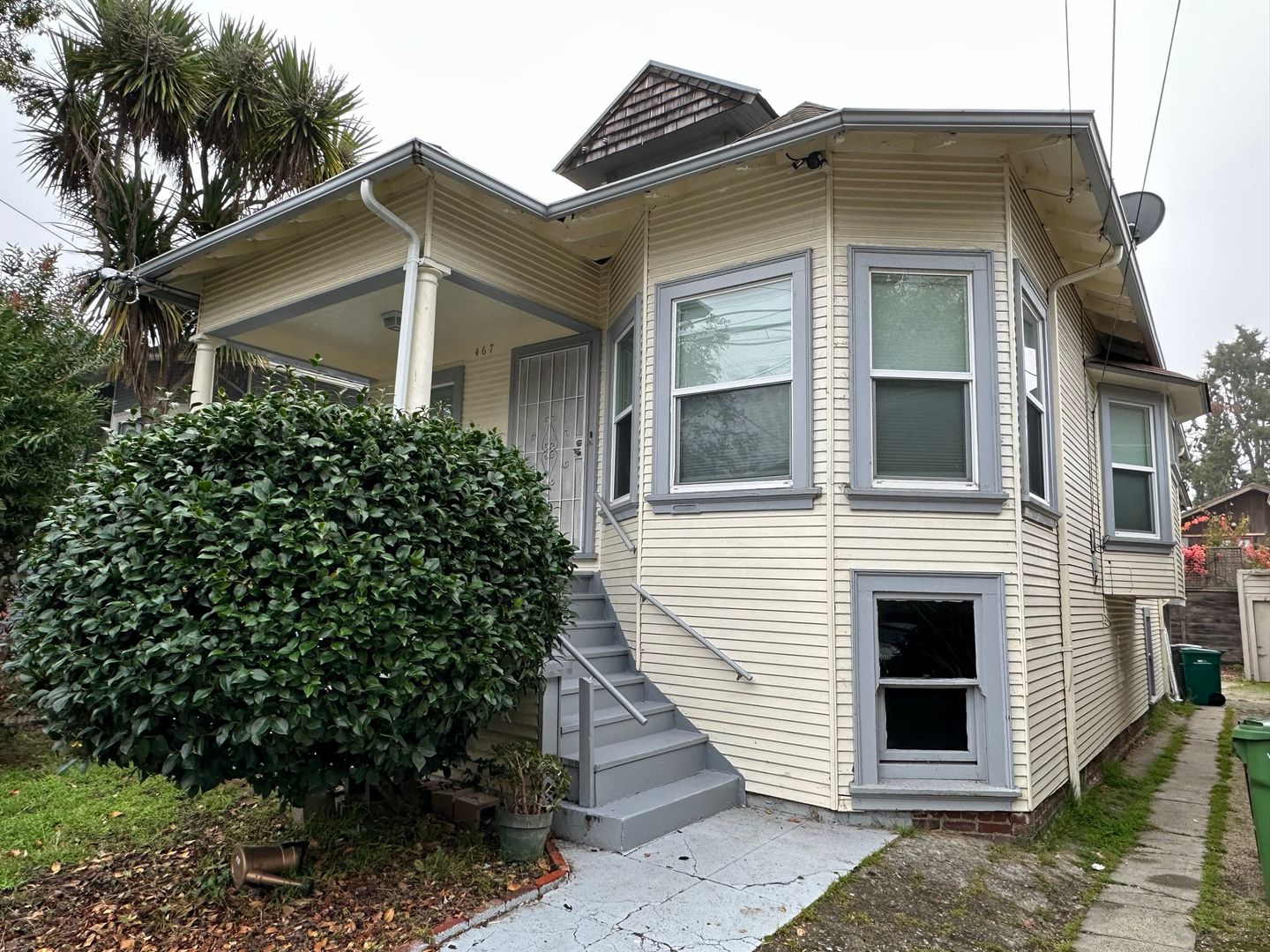 Oakland House: 467 44th Street