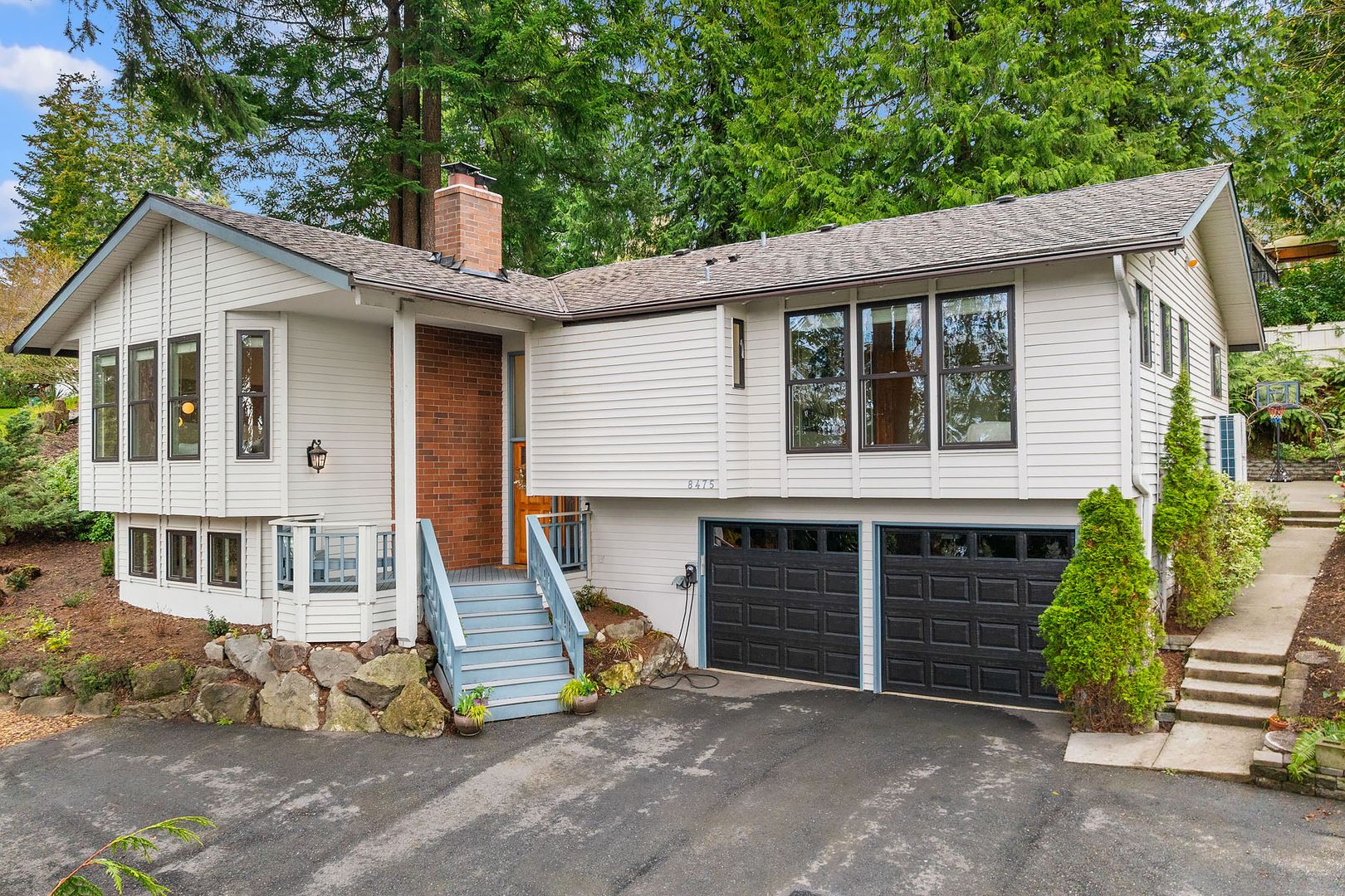 Mercer Island House: 8475 SE 45th ST