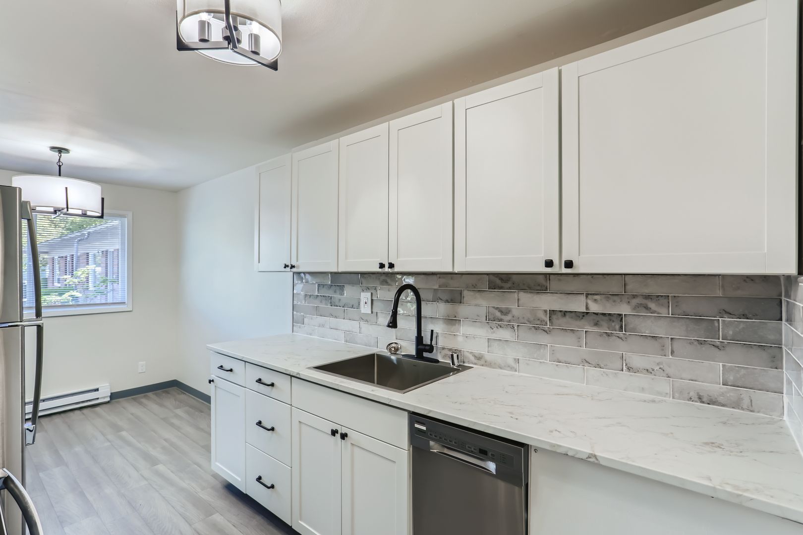 Everett Apartment: 2302 - 2320 Colby Ave