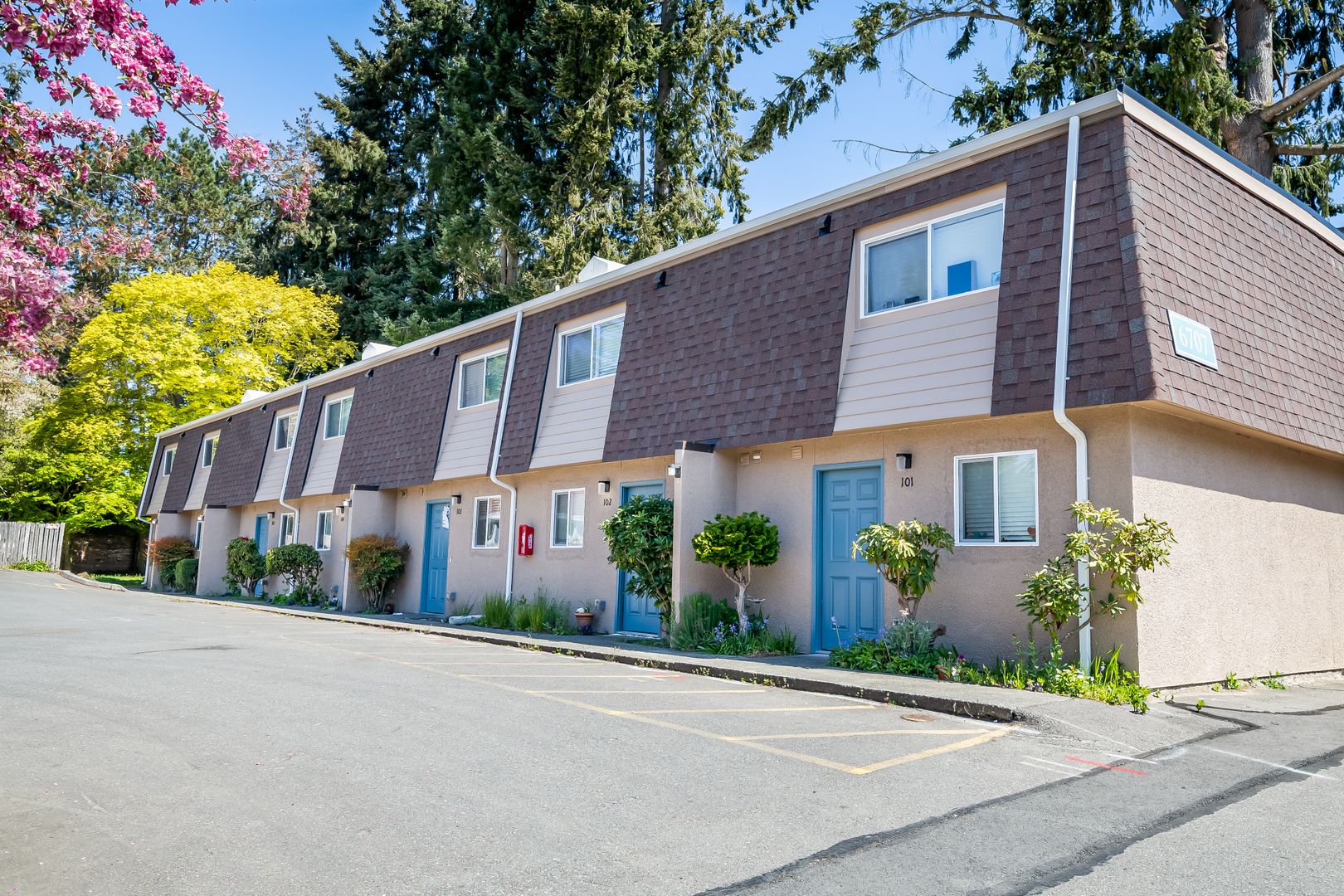 Lynnwood Apartment: 6707 196th St SW