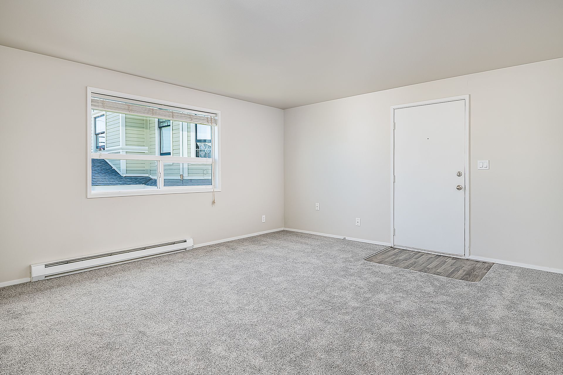 Charming 1 Bedroom in Downtown Everett – Available Now! $1000.00 off Immediate October Move in!!! 22 of 29