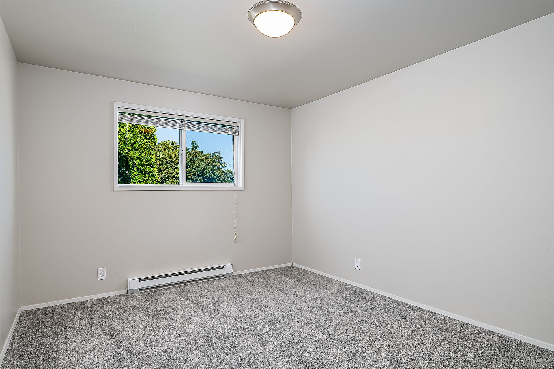 Charming 1 Bedroom in Downtown Everett – Available Now! 12 of 12