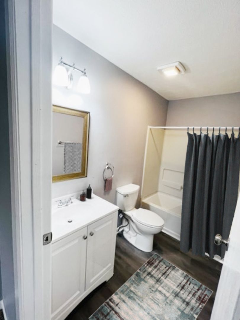 Galloway Apartment: 626 Bantry Bay Ct