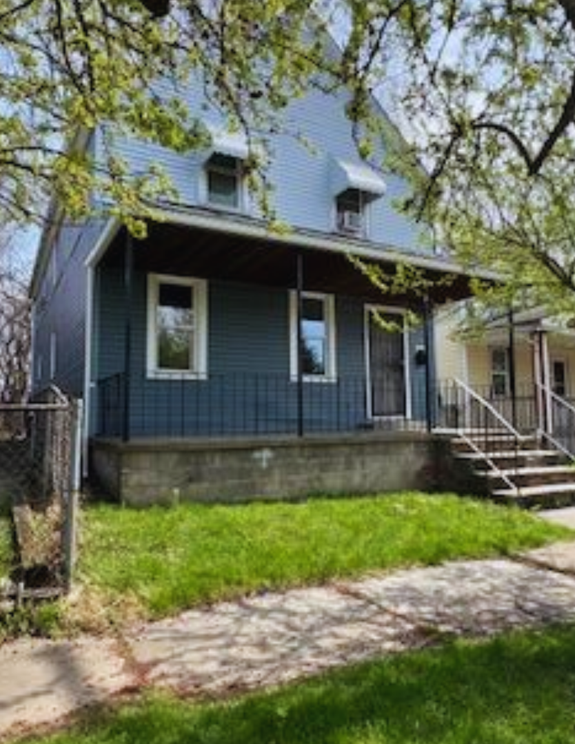 Cleveland Apartment: 3119 W. 68th St