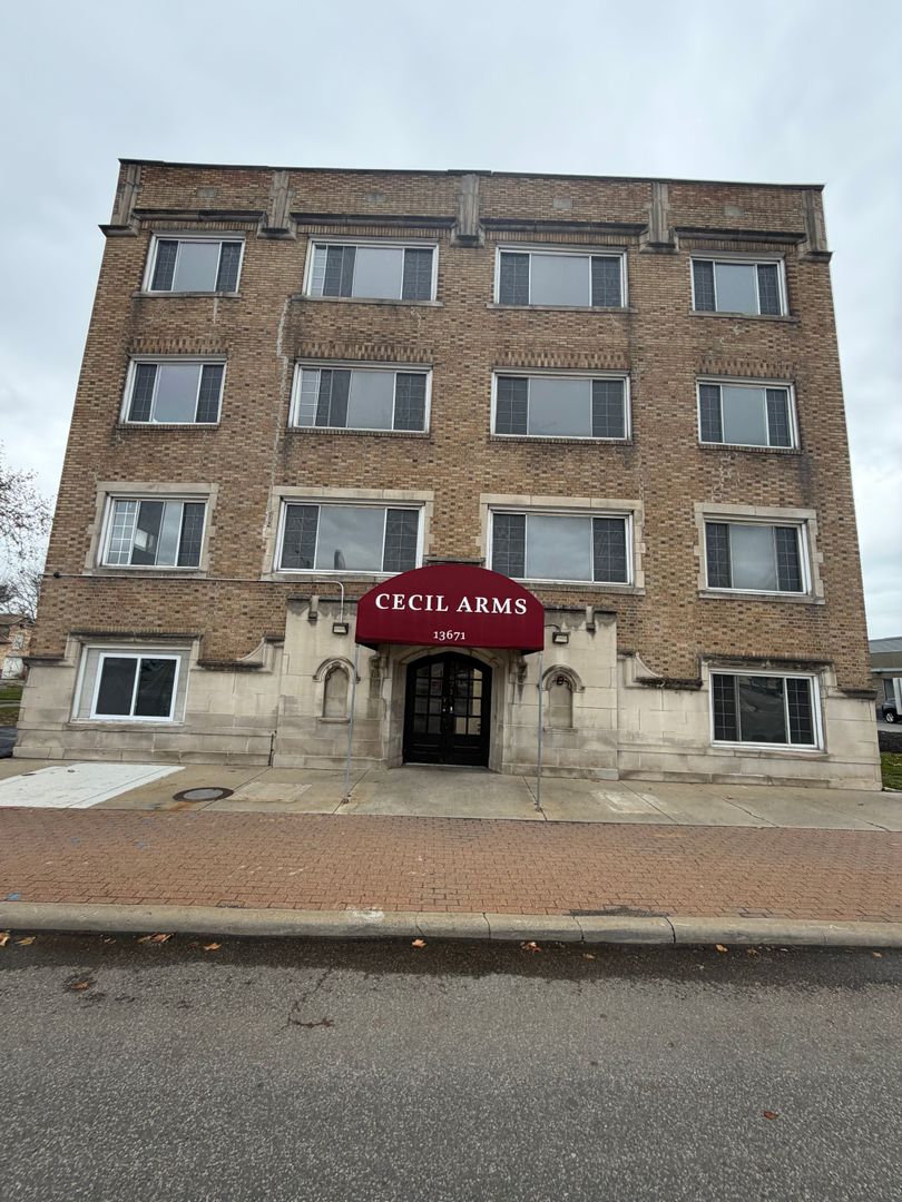 Cleveland Apartment: 13671 Euclid Ave East