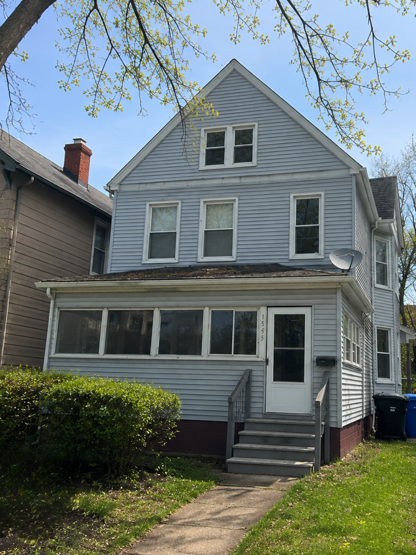 Cleveland Apartment: 1563 E 47th St