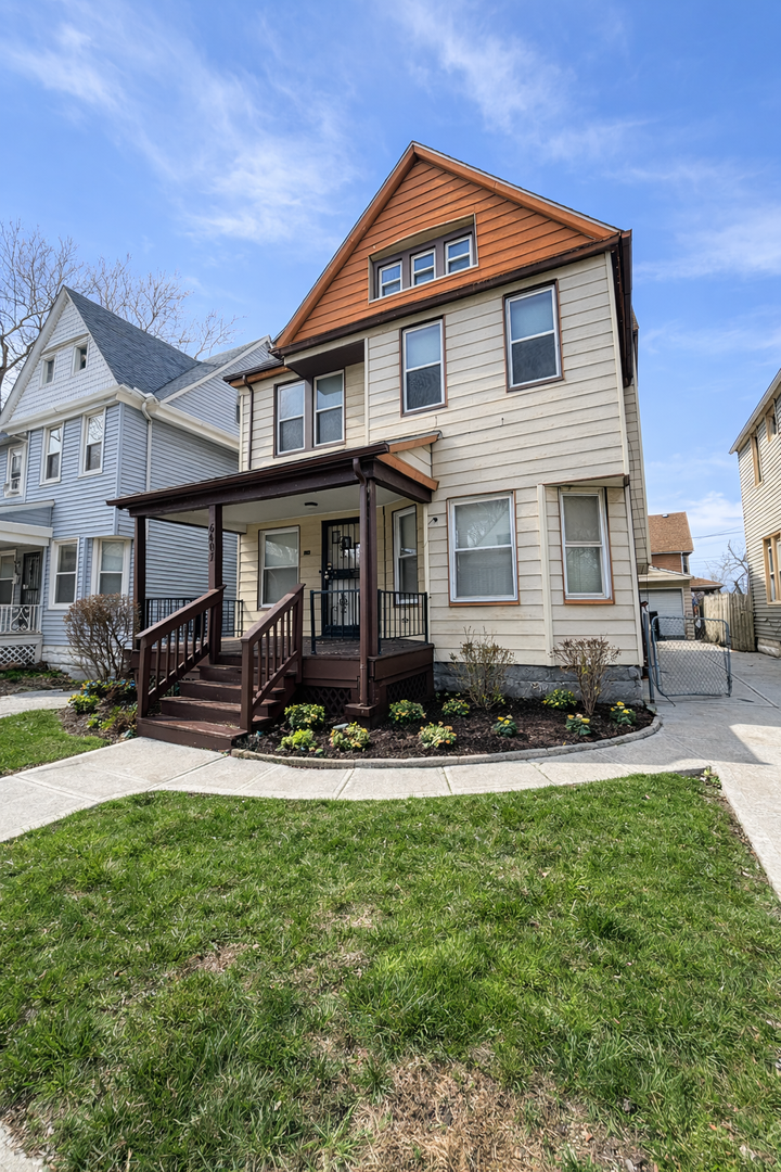 Cleveland House: 6407 Dibble Ave