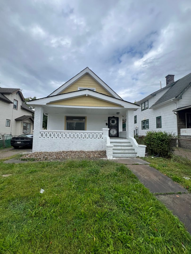 Cleveland House: 12013 Gay Ave