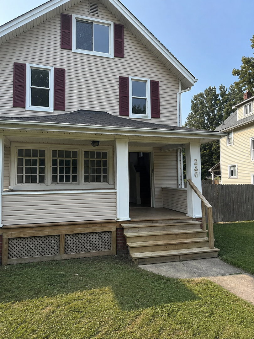 Akron House: 2100 Newton St