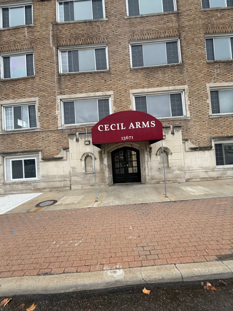 Cleveland Apartment: 13671 Euclid Ave East