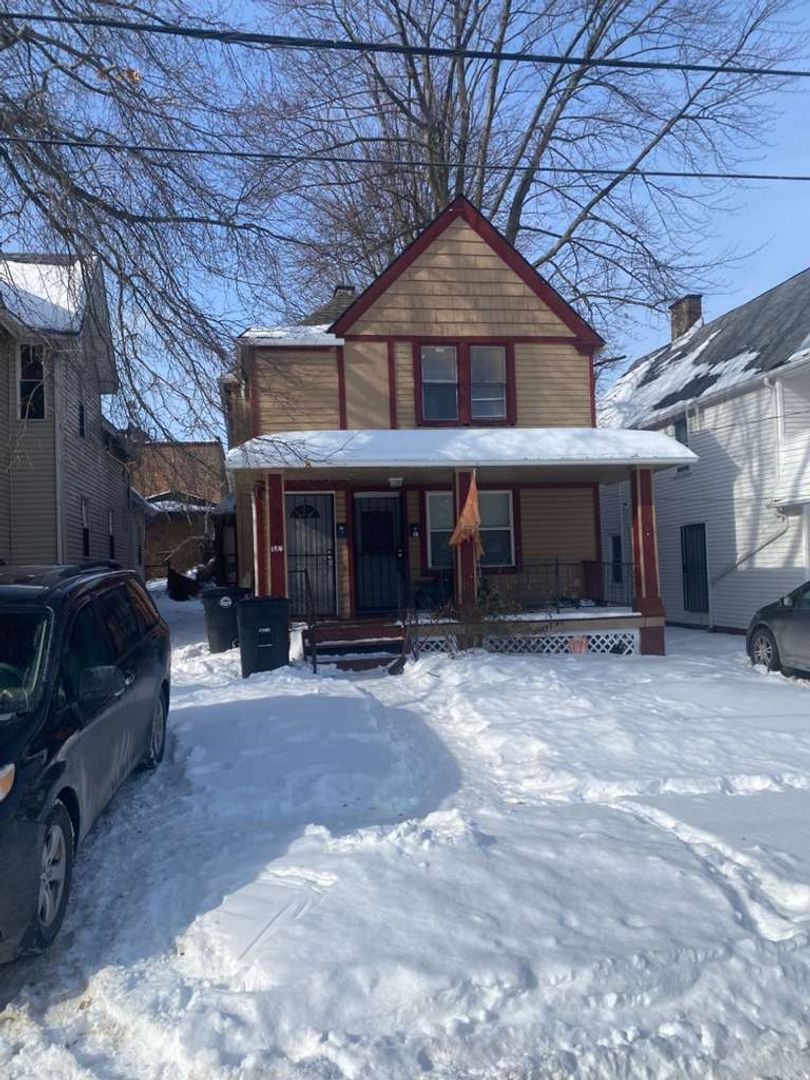 Cleveland Apartment: 1974 W 93rd