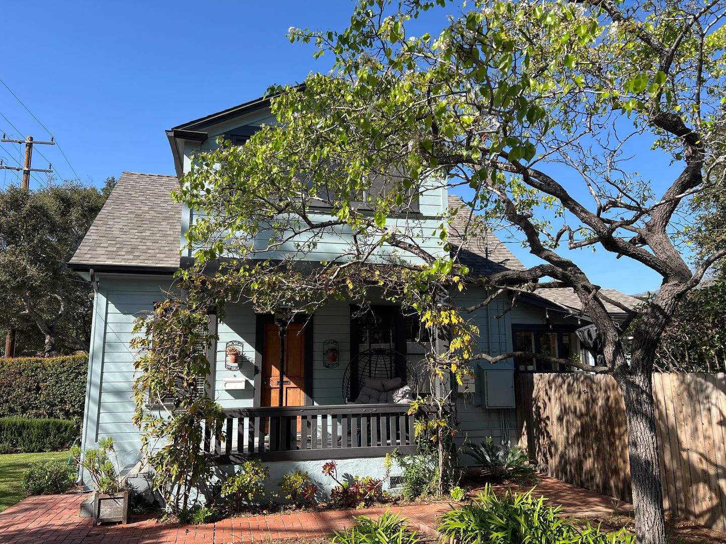 Santa Barbara House: 334 W Islay