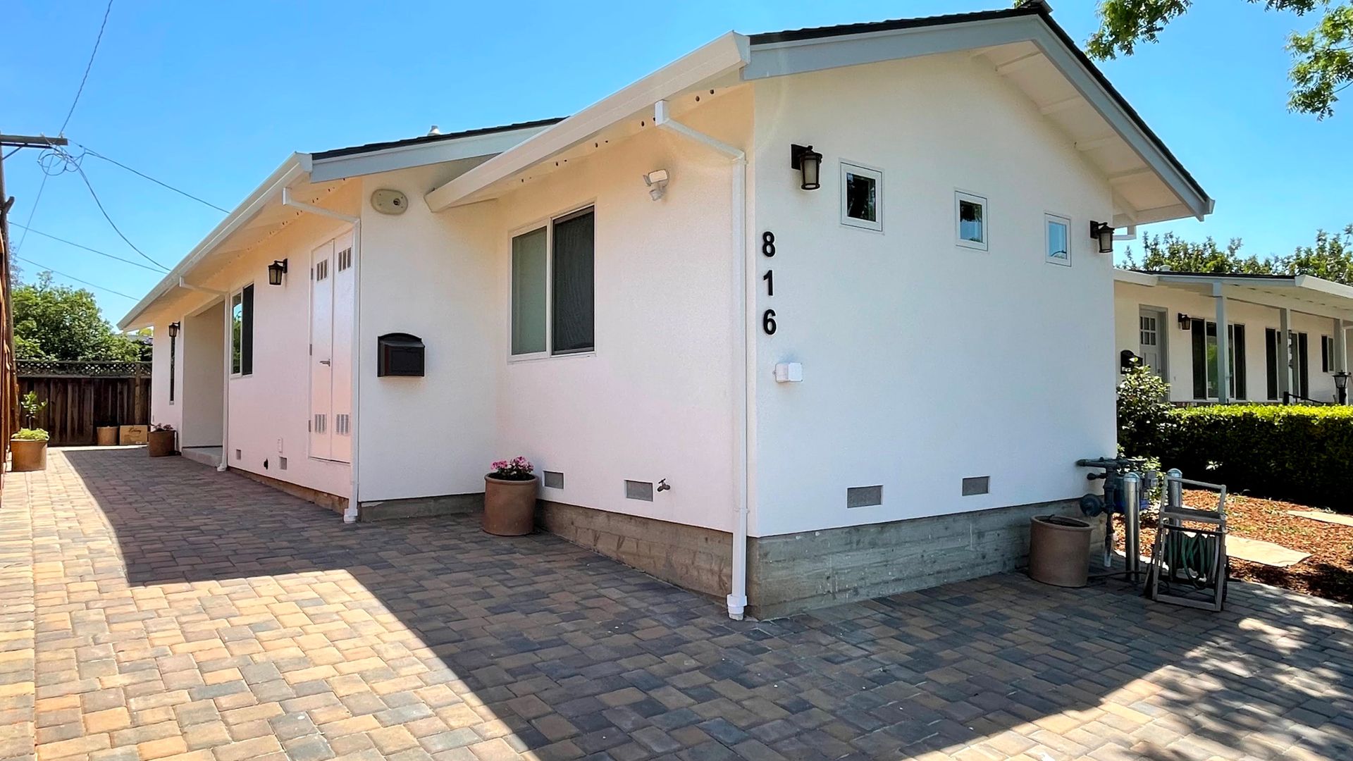 Sunnyvale House: 816 Selkirk Place