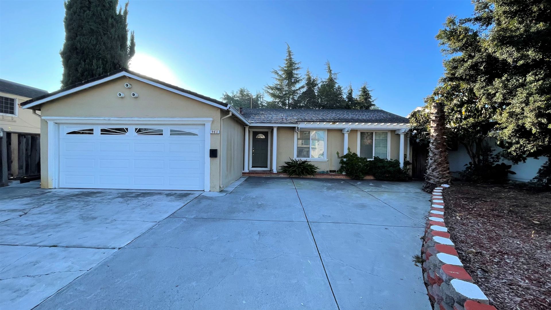 San Jose House: 960 Branham Lane