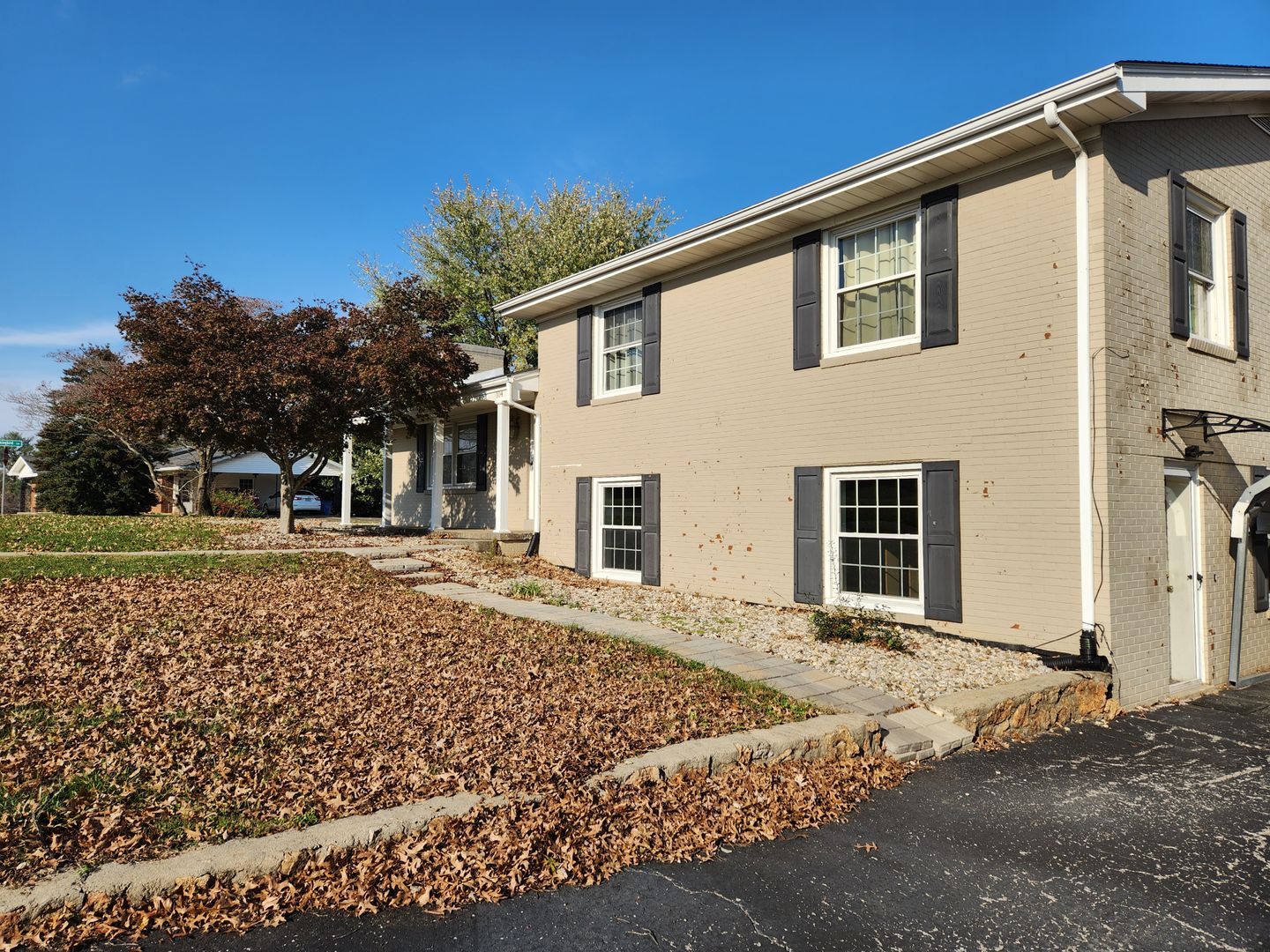 Glasgow Apartment: 104  Linwood