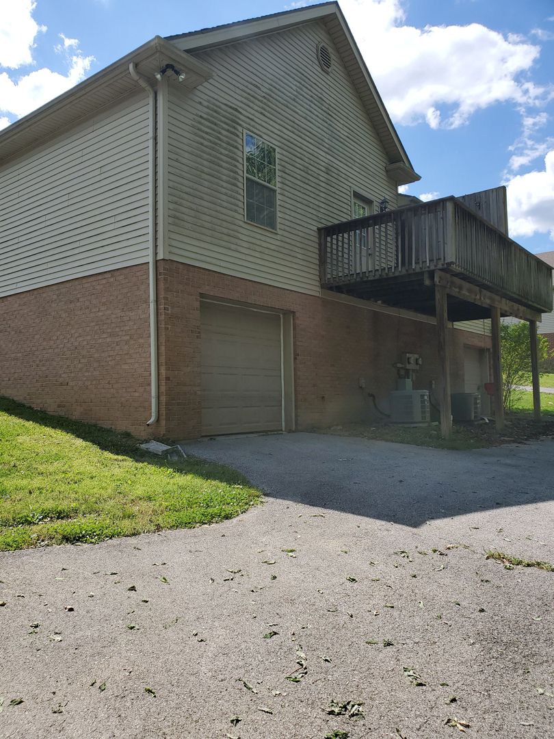 Glasgow Apartment: 197&199 Scottie Drive