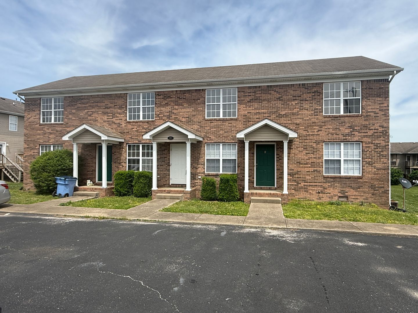 Glasgow Apartment: 110 Bob White Way