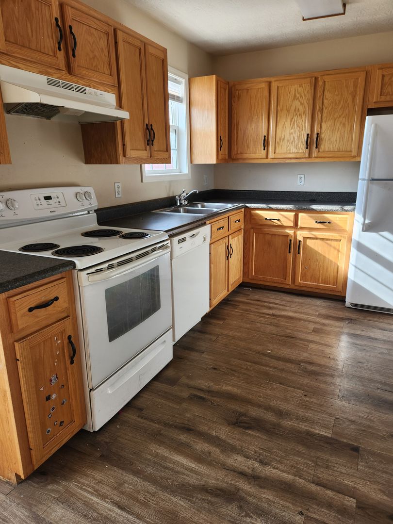 Glasgow Apartment: 121 Quail Ridge Circle