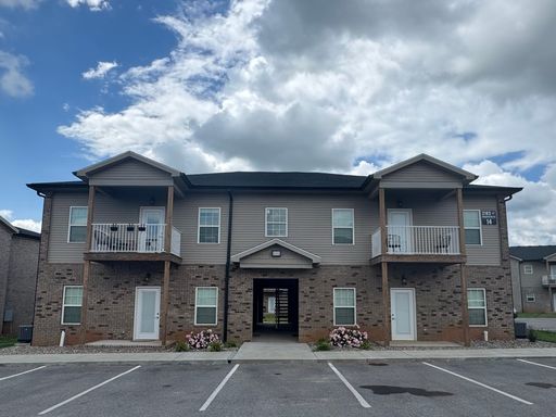 Keystone Commons - Downstairs two bedroom- 1/2 off 1st months rent – photo 1