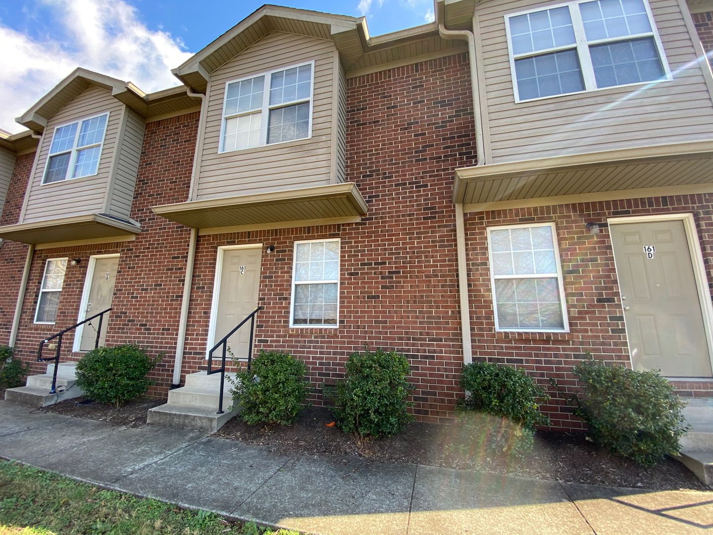 Bowling Green Apartment: 161 Coachman Court