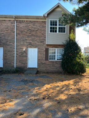 3 Bed 1.5 Bath Townhouse in Whispering Hills Subdivision – photo 1
