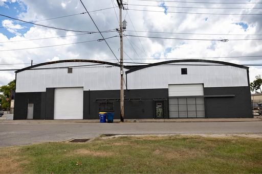 Warehouse /shop/garage/ flex space for lease or sale – photo 1