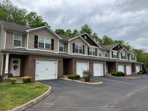 2BR 2.5BA townhome with 1 car garage just off of Cumberland Trace Road – photo 1