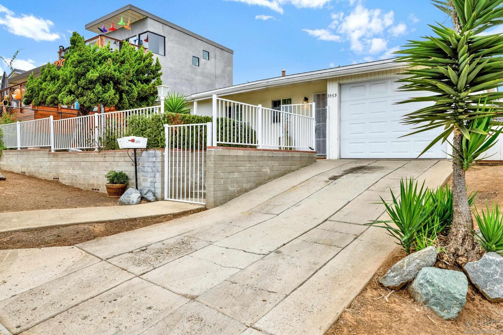 San Diego House: 3575 Ethan Allen Ave