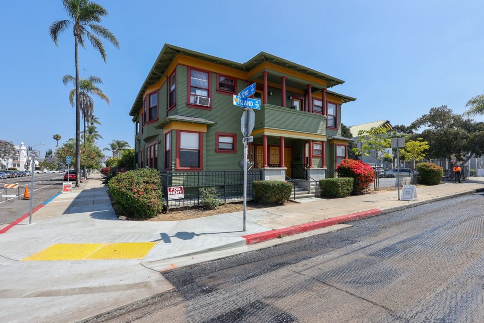 San Diego Apartment: 2200 Island Ave