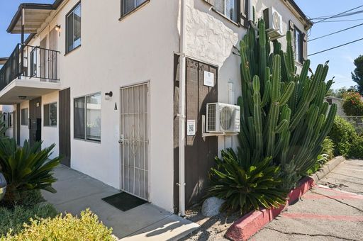 $500. MOVES YOU IN! MUST SEE! 2 BEDROOM / 1 BATH CALL 6 1 9 - 8 8 8 - 5 5 5 4 TODAY!