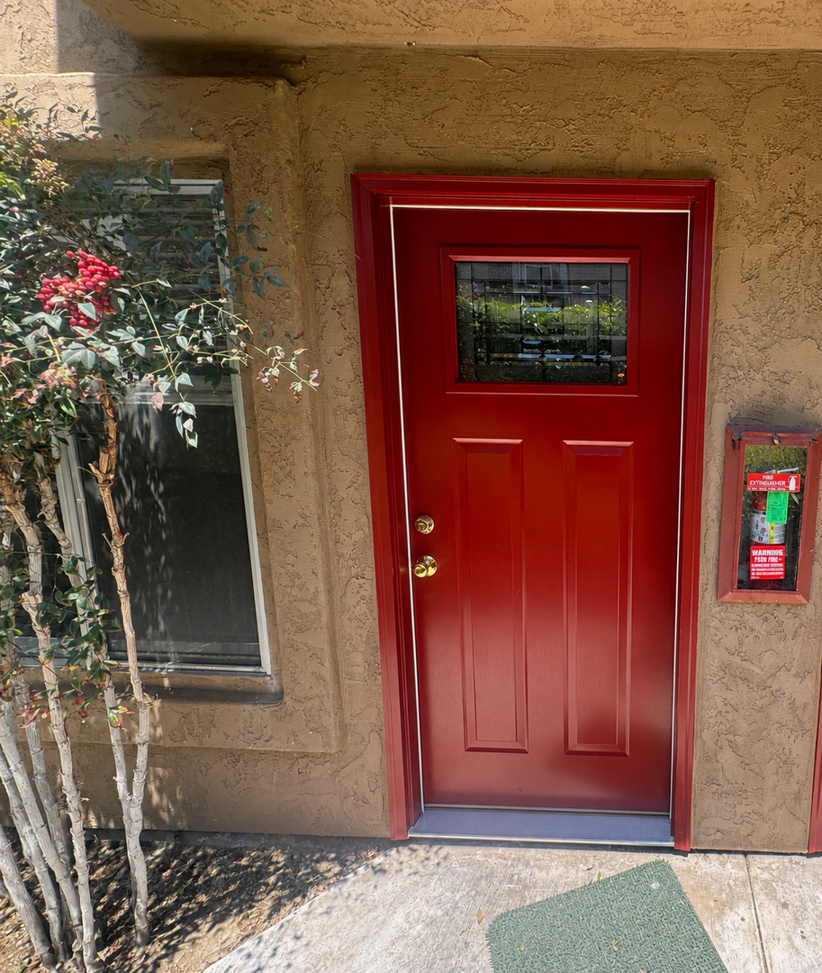 San Diego Apartment: 4957 Del Monte Ave